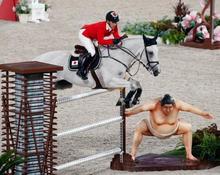 障害飛越個人で福島大輔が６位 馬術・４日