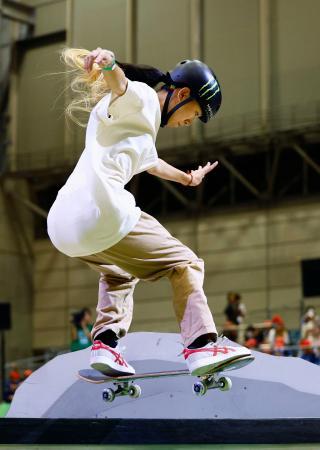 女子ストリート予選の赤間凛音＝幕張メッセ