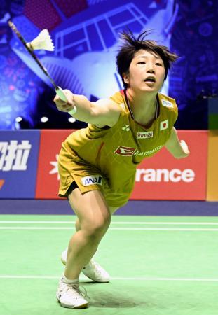 女子シングルス準々決勝　中国選手と対戦する山口茜＝パリ（共同）